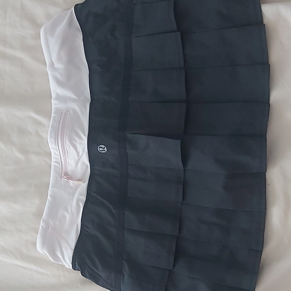Black lululemon Skort - Picture 2 of 4